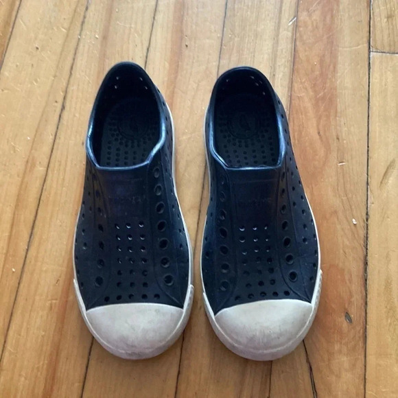 Native jefferson  water shoes - Picture 1 of 5